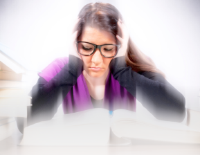 IMAGEM MULHER NÉVOA